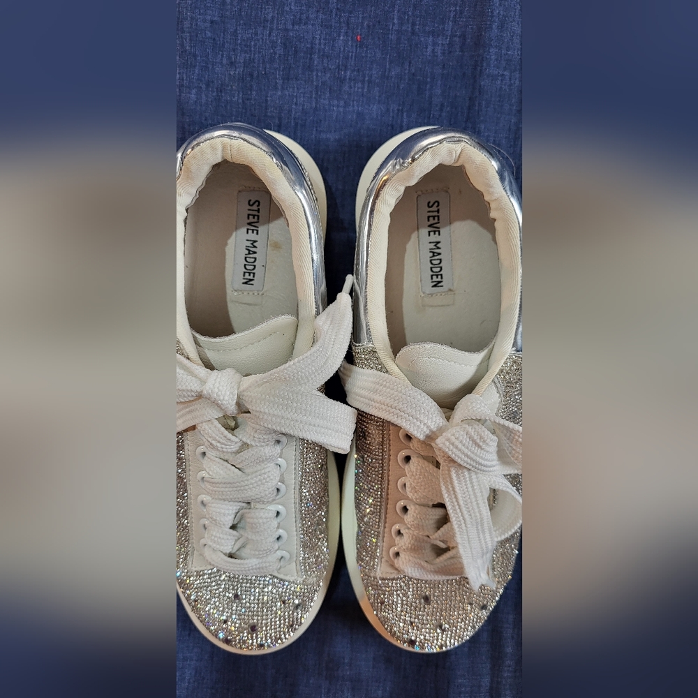 Elegant Silver Women's Sneakers - Picture 6 of 10